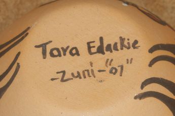 Signed Zuni Pueblo Pottery, Zunipot5