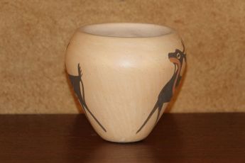 Signed Zuni Pueblo Pottery, Zunipot6