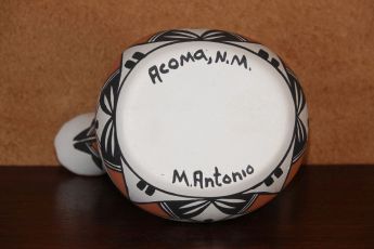 Signed Acoma Pottery, Acomapot11