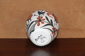 Signed Acoma Pottery, Acomapot17