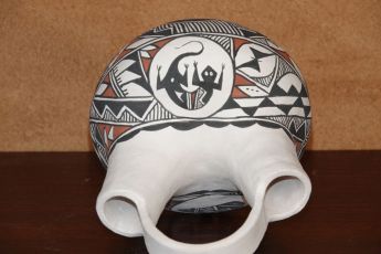 Signed Acoma Pottery, Acomapot4